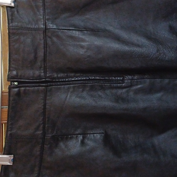 Jones New York Petite black genuine leather lined skirt Size 12 - Picture 3 of 9